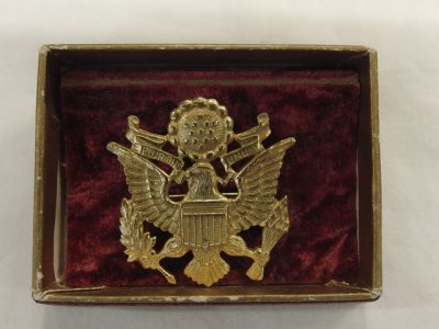 US ARMY INSIGNIA PINS with BOX 170911