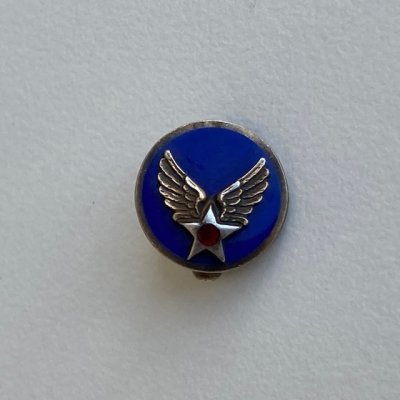 WW2 USAF AIR FORCES PINS 221221