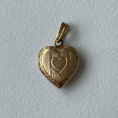 GOLD HEART CHARM TOP 