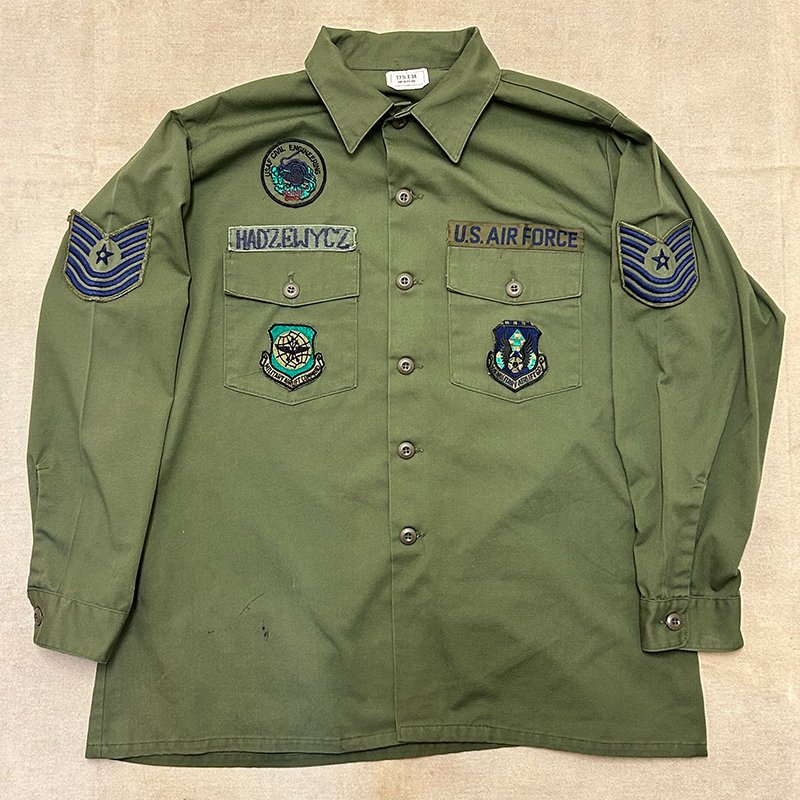 '84 ”USAF Civil.Engineering”OG-507 UTILITY SHIRTS S/ 17.5x34 ＊240318＊ -  SEARCHLIGHT