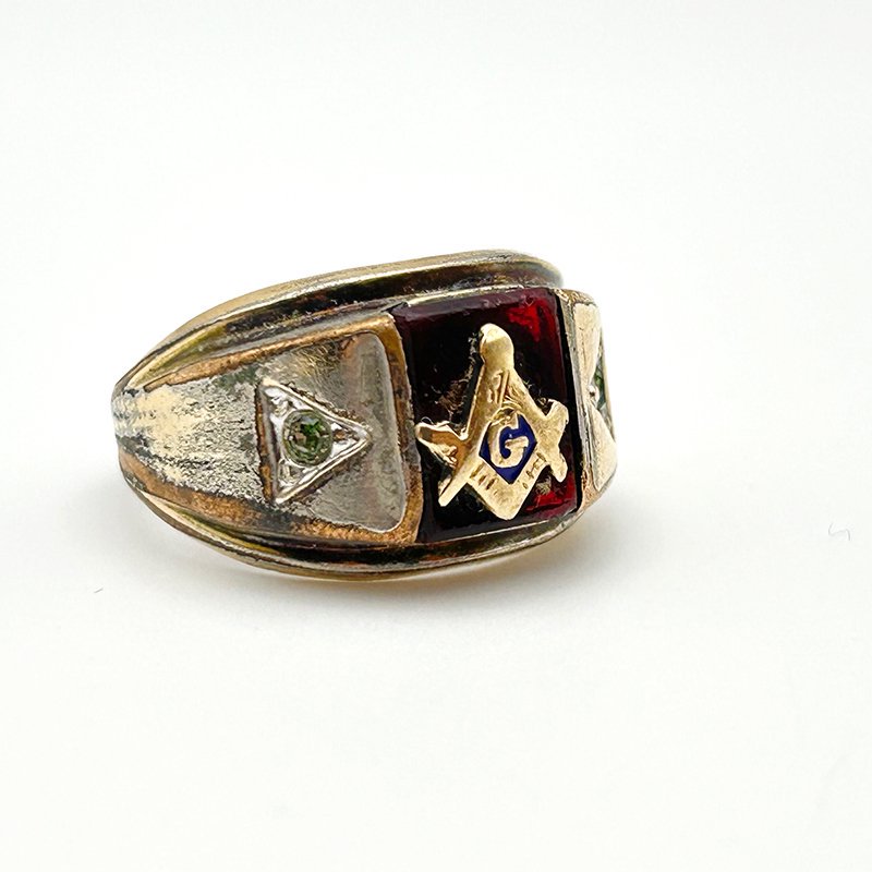 FREEMASON 10K GOLD FILLED RING/19/Red Stone 240423A