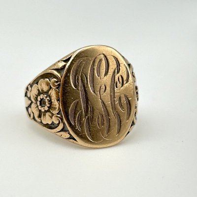 10K GOLD SIGNET RING/16 240816E