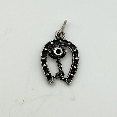 HORSESHOE & KEY 