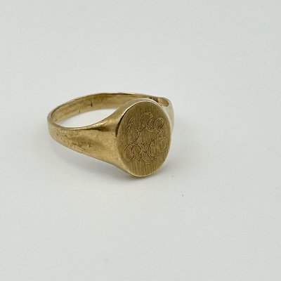 10K GOLD SIGNET RING/16 240922G