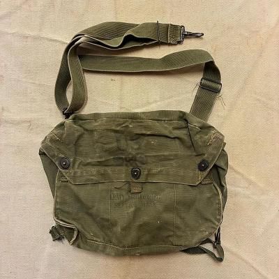 US ARMY LIGHTWEIGHT GAS MASK BAG 251128A