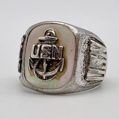 USN ANCHOR INSIGNIA on Mother of pearl STERLING SILVER RING by DB / 22 251201F