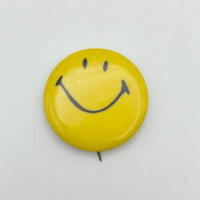 SMILE TIN BUTTON / S 251204G