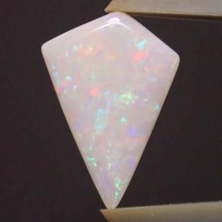 ホワイトオパールのルースです。 ホワイトオパール0.50ct/オーバル opalルース | ジュエリー春日