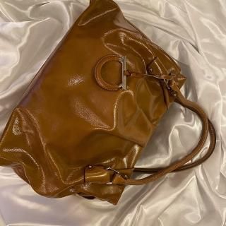 Salvatore Ferragamo | shoulder