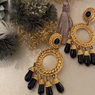 gold earring