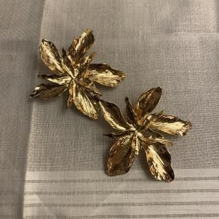 big  flower pierce