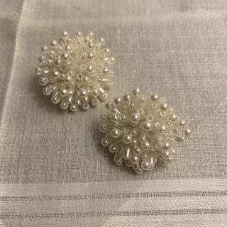 Pearl flower  pierce