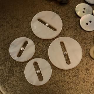 Vintage Pearl button