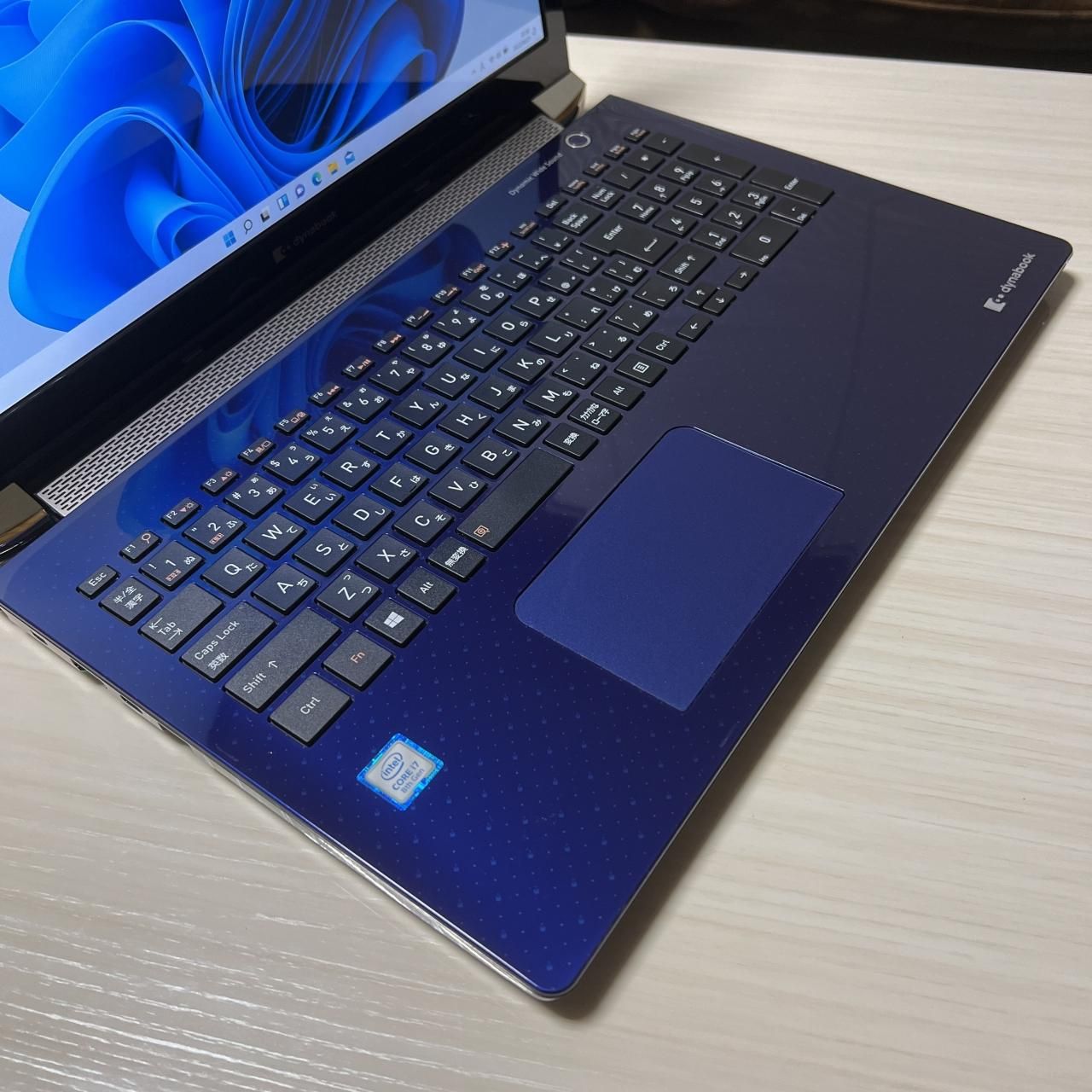 ☆ほぼ未使用 美品 2019年製 東芝 Core i7-8565U ＋ 16GBメモリ ＋