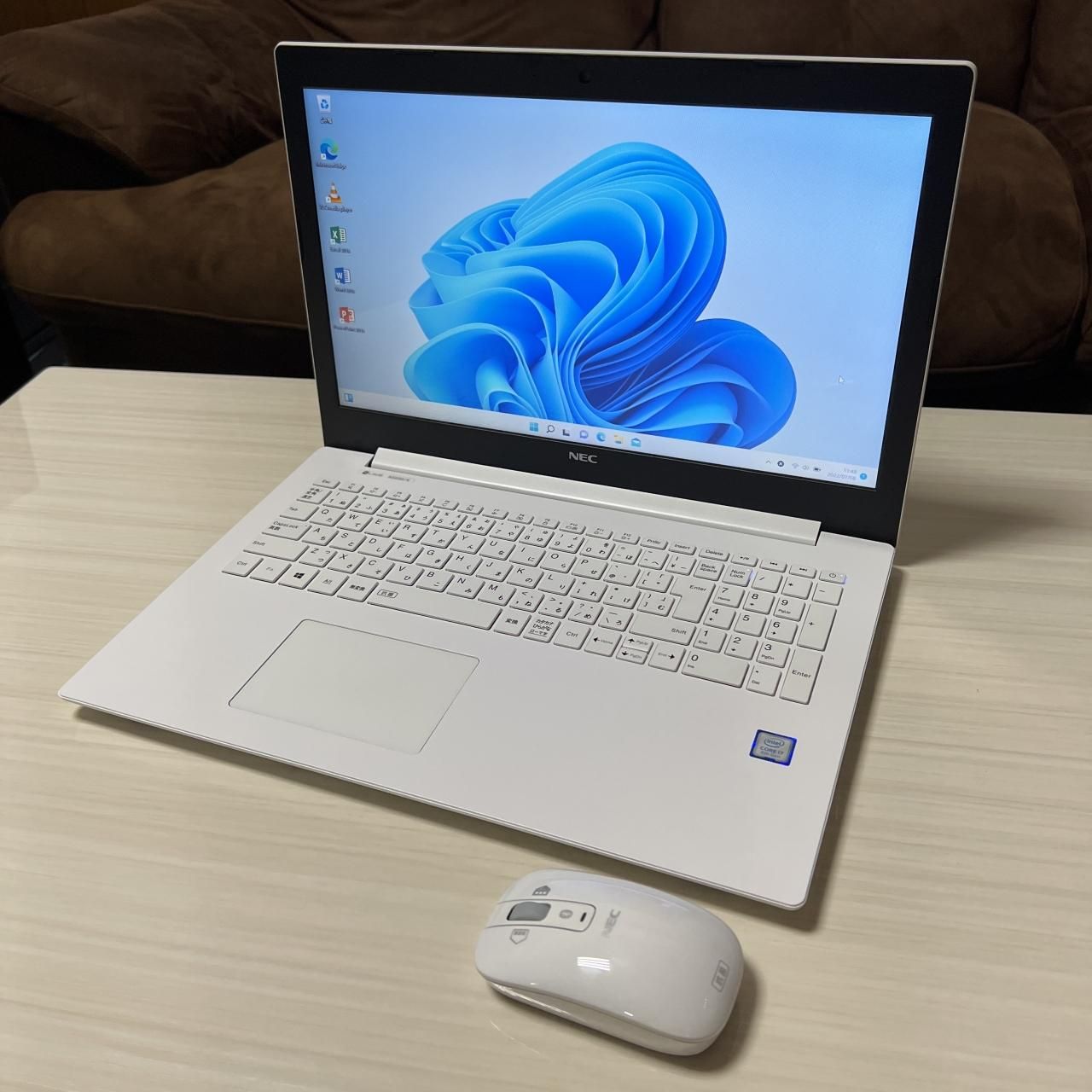 美品 2019年製 NEC 爆速ノートパソコン Core i7-8550U ＋ 12GB 