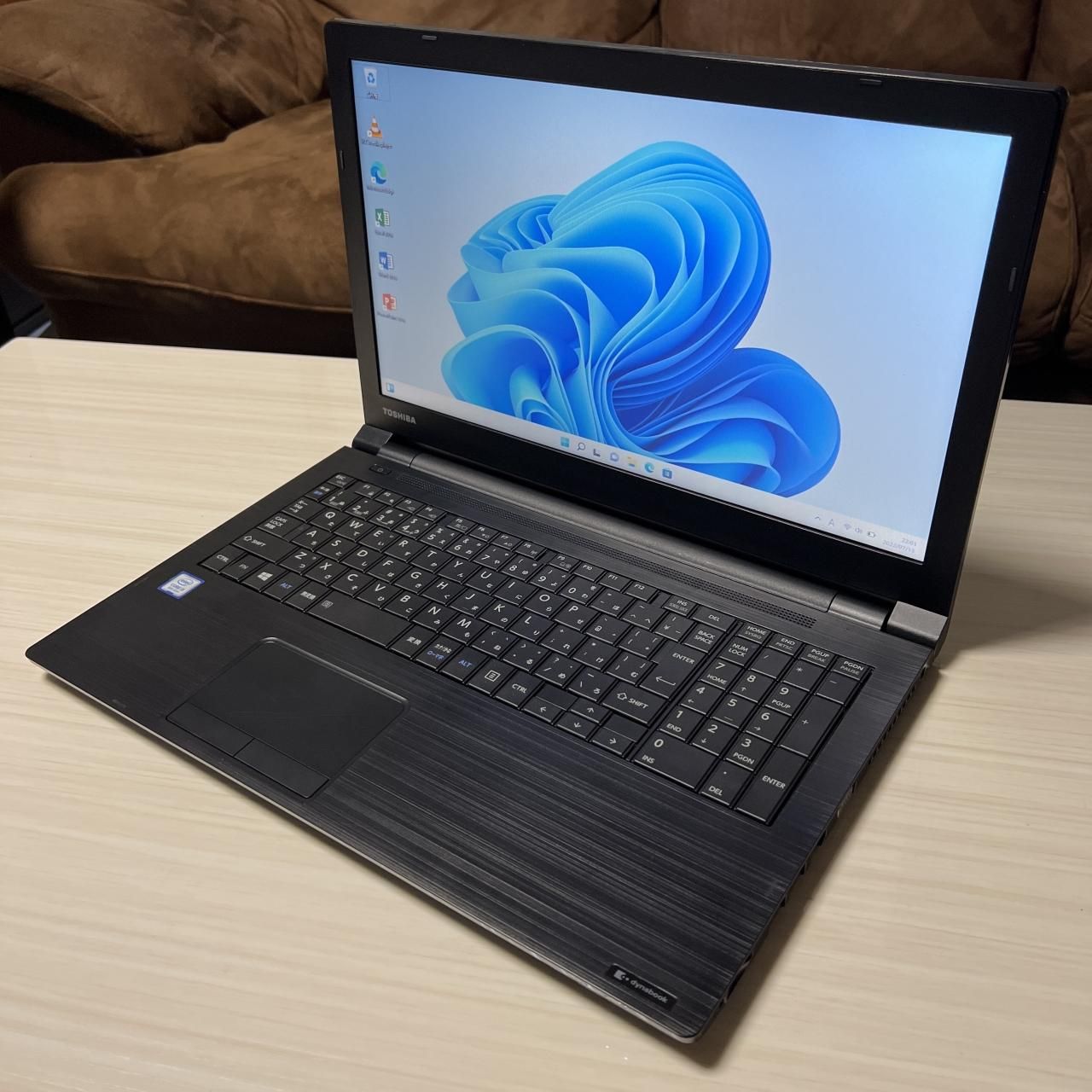 ☆東芝 2019年製 美品 Windows11 Core i3-8130U ＋ 新品SSD 512GB搭載 