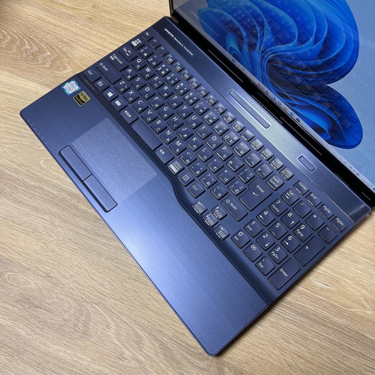 ☆元値248,000円 美品 2019年製 FUJITSU Core i7-8550U ＋ 16GB メモリ