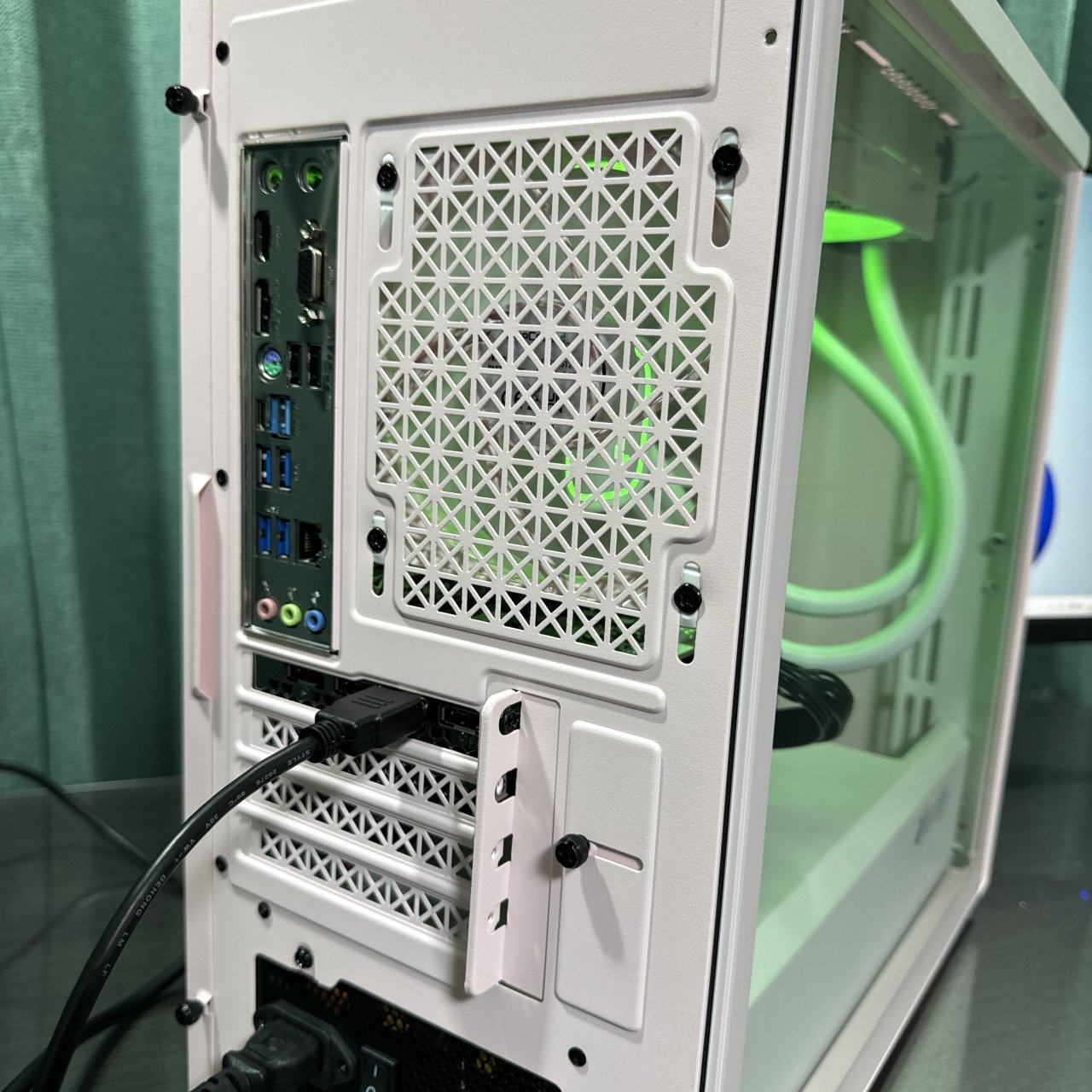 石鎚山太郎選手サイン可！！】かわいいピンク 高性能ゲーミングPC (No 