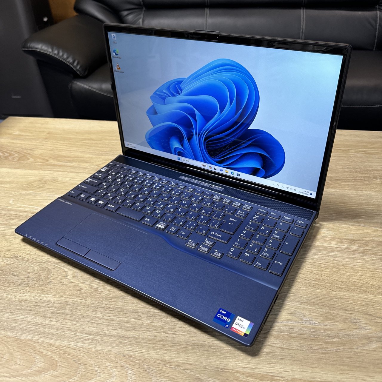 ☆第11世代 i7☆ 富士通 /Core LIFEBOOK AH77/E3 Core i7-1165G7 メモリ8GB