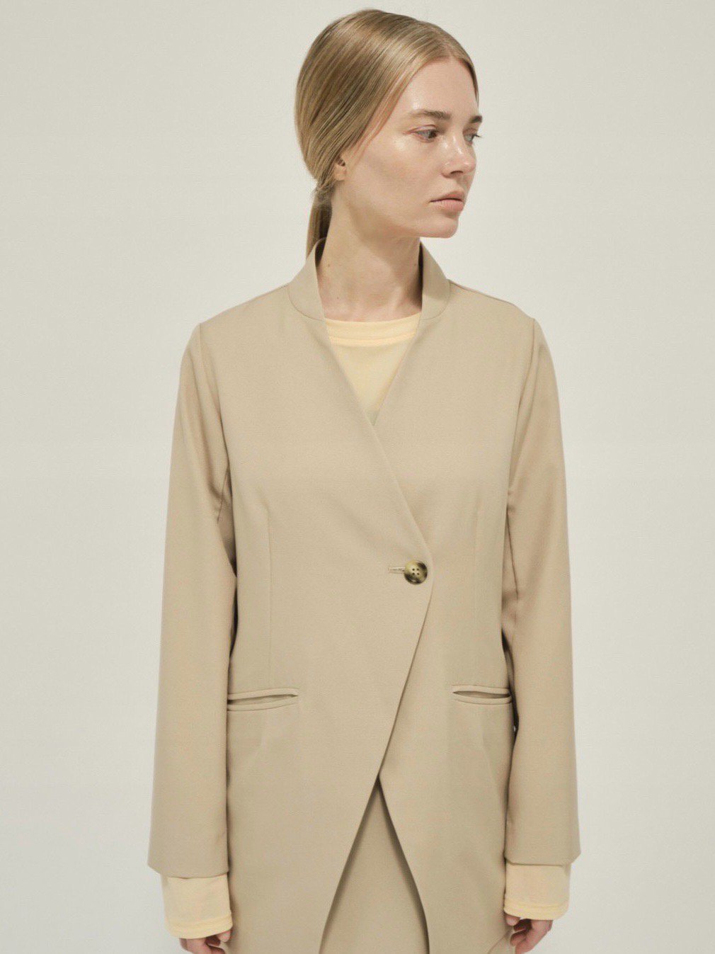 Ժ١No-collar jacket / beige