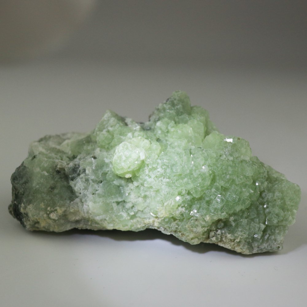 プレナイト(葡萄石) 45g / モロッコ - 鉱物・天然石通販｜天然石工房