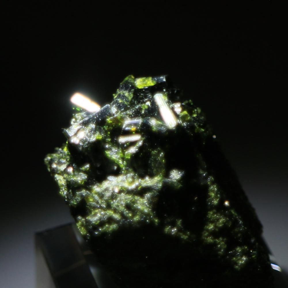 【一点物】エピドート(緑簾石)