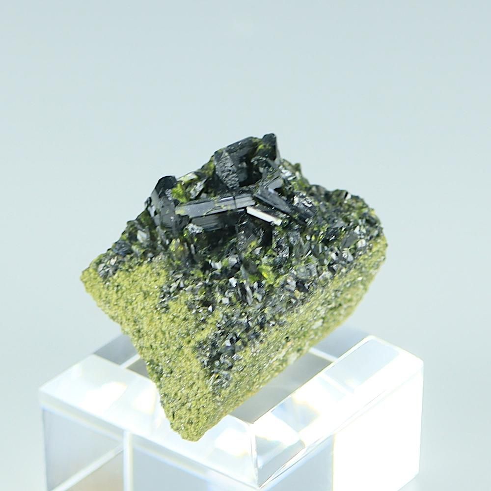 【一点物】エピドート(緑簾石)