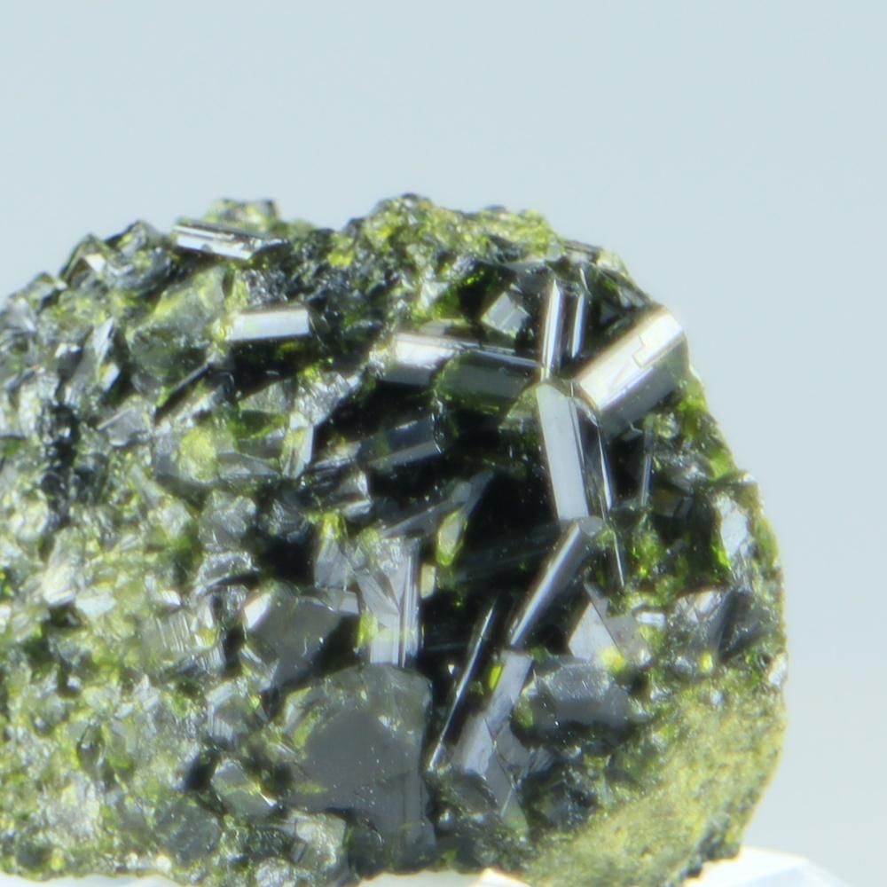 【一点物】エピドート(緑簾石)