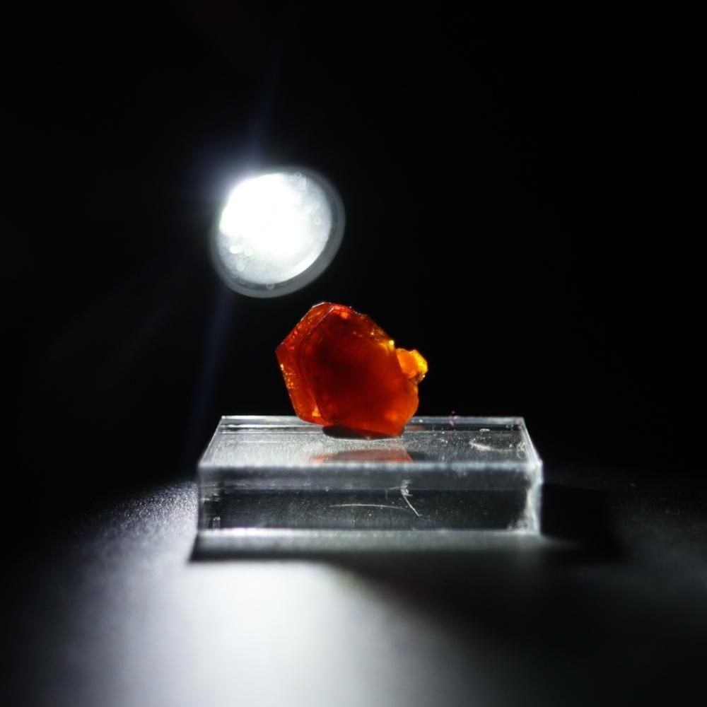 【一点物】バナジナイト(褐鉛鉱