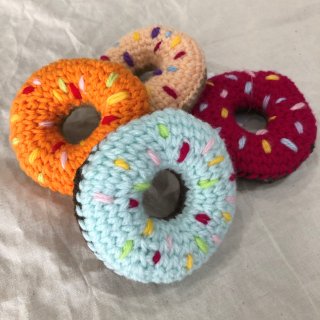 編み編みおもちゃ　ドーナッツ