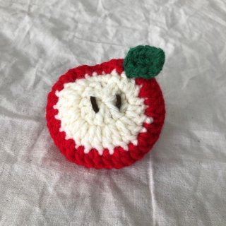 編み編みおもちゃ　リンゴ