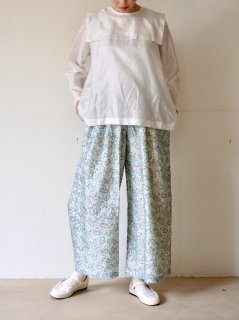 EMBROIDERY TUCK PANTS