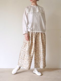 EMBROIDERY TUCK PANTS