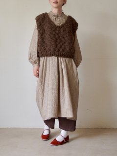 HAND KNITTED WOOL VEST  - ACACIA - THE WOOL