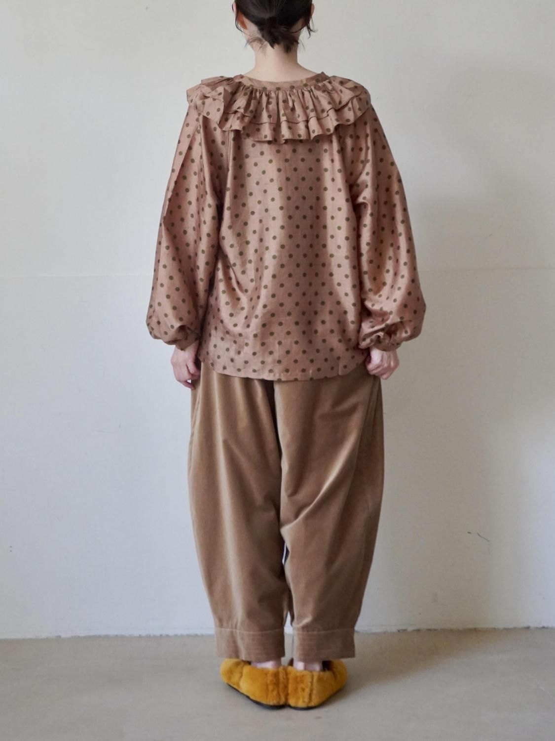 KMRii スタッズ レザー装飾 パンツ GOAT SKIN 美品 裾ジッパー 楽天市場】SACRA サクラ ショートパンツ SYNTHETIC LEATHER