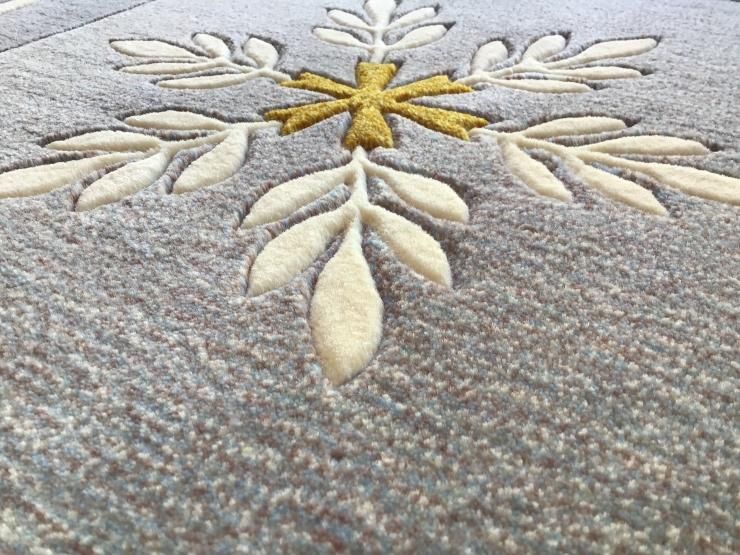 山形緞通 クラフトン 手刺 雪譜（グレー）6才 - LIVING SANAI