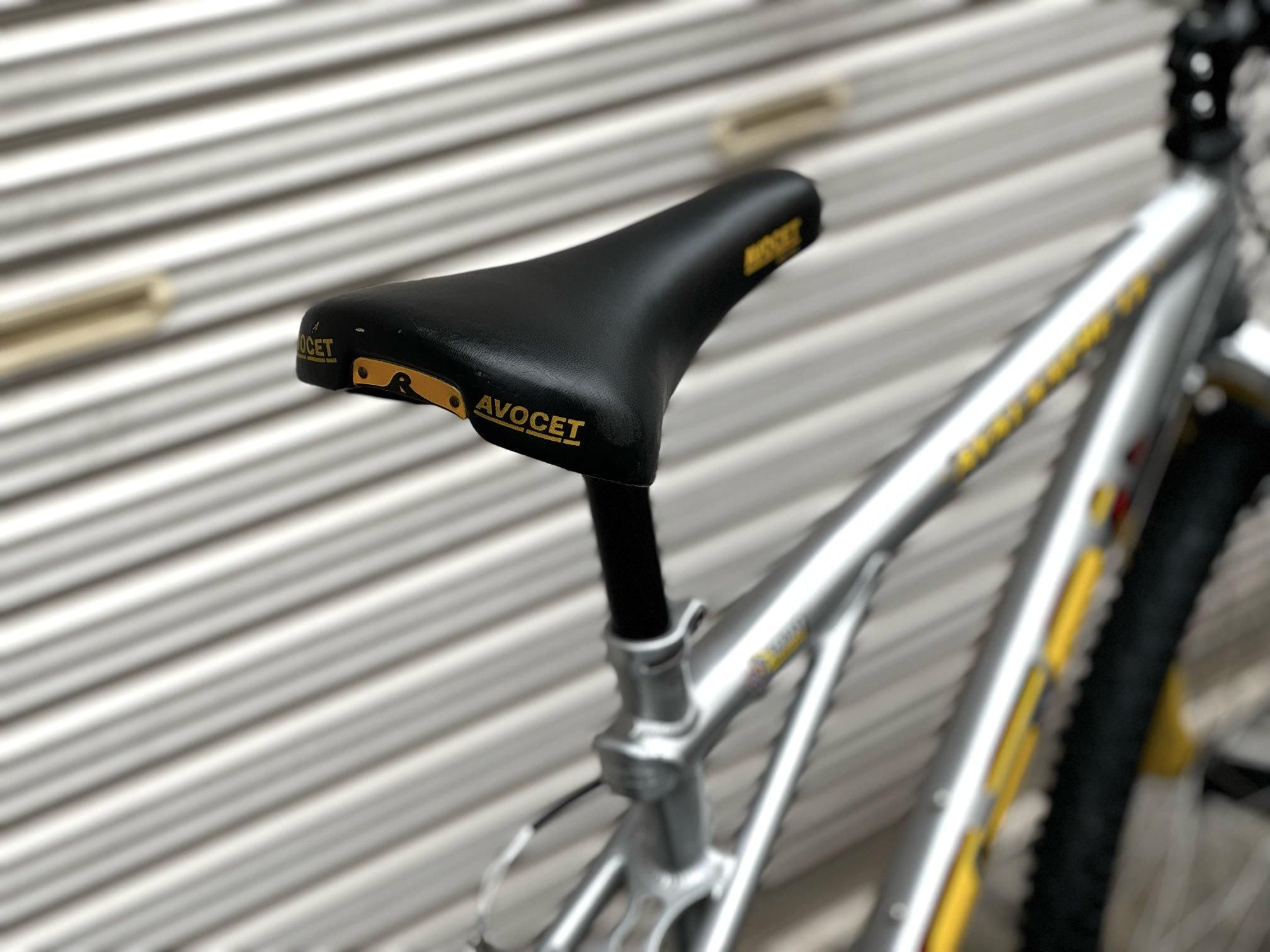 【90s☆ビンテージ】GT フラットバーハンドル 580mm AVALANCHE GT Avalanche (1990) by @luthfibhagaskara