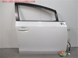 Prius ZVW40W right front door (with glass-lined visor) Toyota (100814)