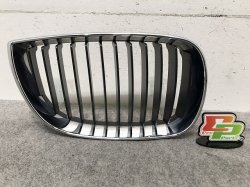 1 series BMW E87 2004-2011 right front grill 51.13-7 077 130.9 5116 2409 446. (101558)