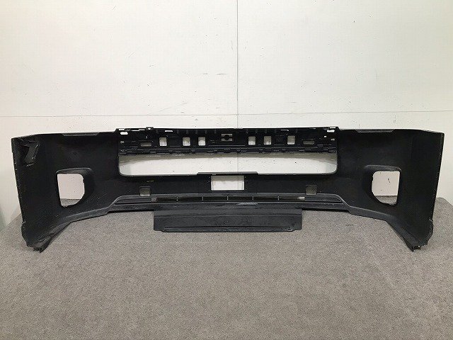 Hiace 200 system type 4/5-inch wide front bumper 52119-26670 Toyota (102860)