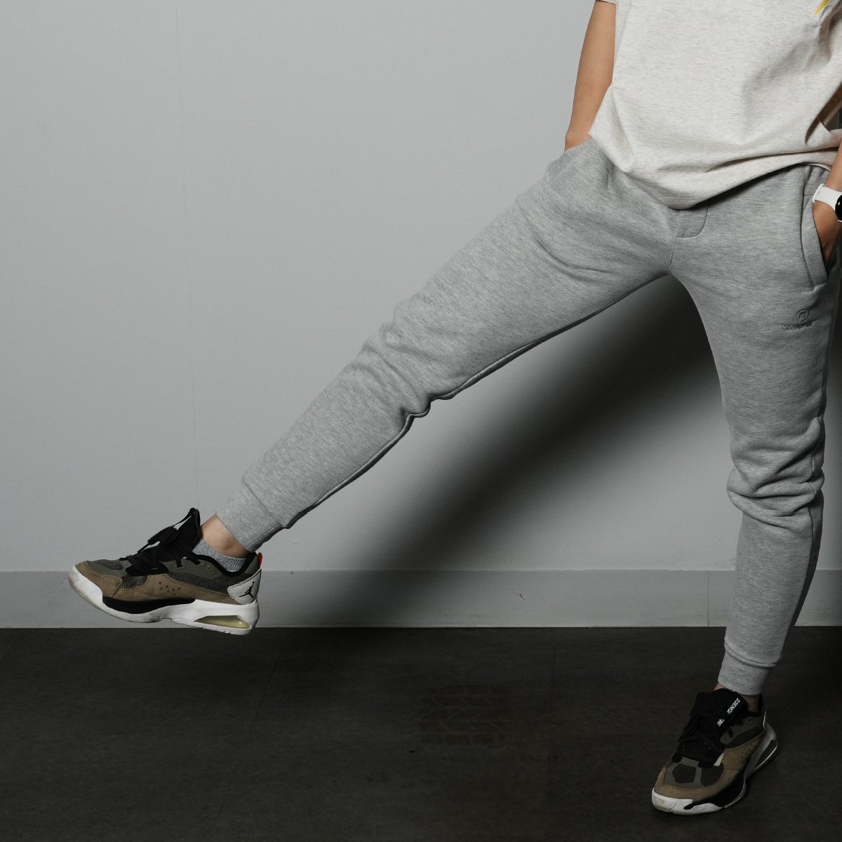 <img class='new_mark_img1' src='https://img.shop-pro.jp/img/new/icons47.gif' style='border:none;display:inline;margin:0px;padding:0px;width:auto;' />3A Slimfit Sweat Pants