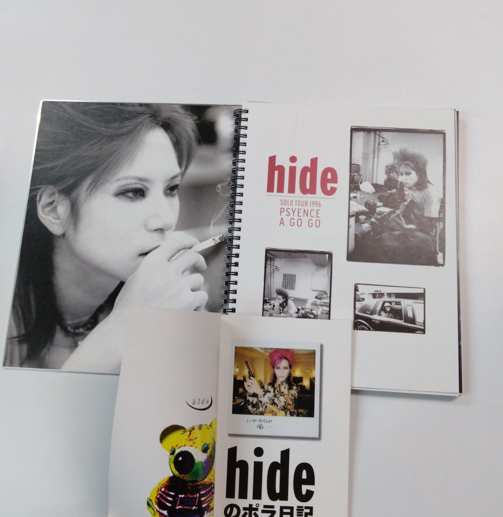 hide 限定写真集 1128 hide SOLO TOUR 1996 PSYENCE A GO GO PREMIUM BOX シリアル番号  アルミプ－ト写真集 3Dカード付 - ロックオンキング