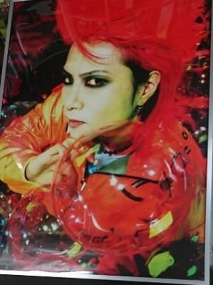 hideポスター 赤髪 ：遺影のポスター 大判B1サイズ オフィシャル