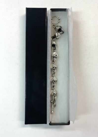 hide × NECROMANCE スカル・シルバーブレスレット 7連の骸骨、一番上の 