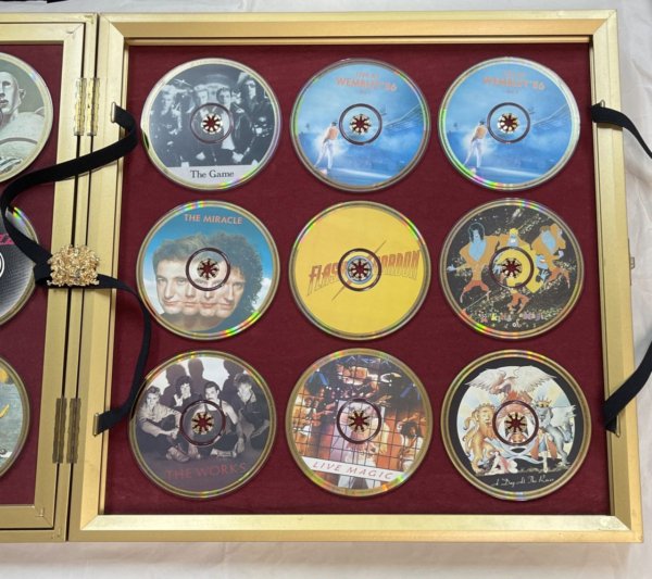 CD・DVD・ブルーレイクィーン　ゴールドディスク