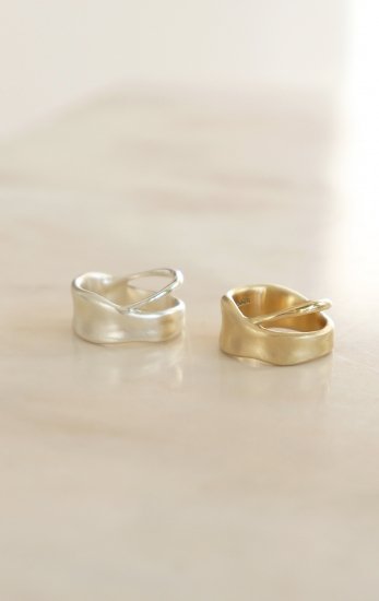 Shoulder line ring