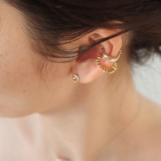 Pleats ear cuff