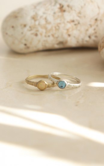 Frill gem thin ring