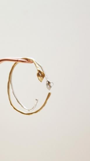 emiru x momota / Heart ribbon bracelet