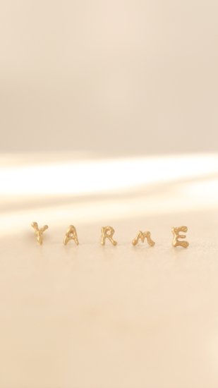 alphabet pierce / gold